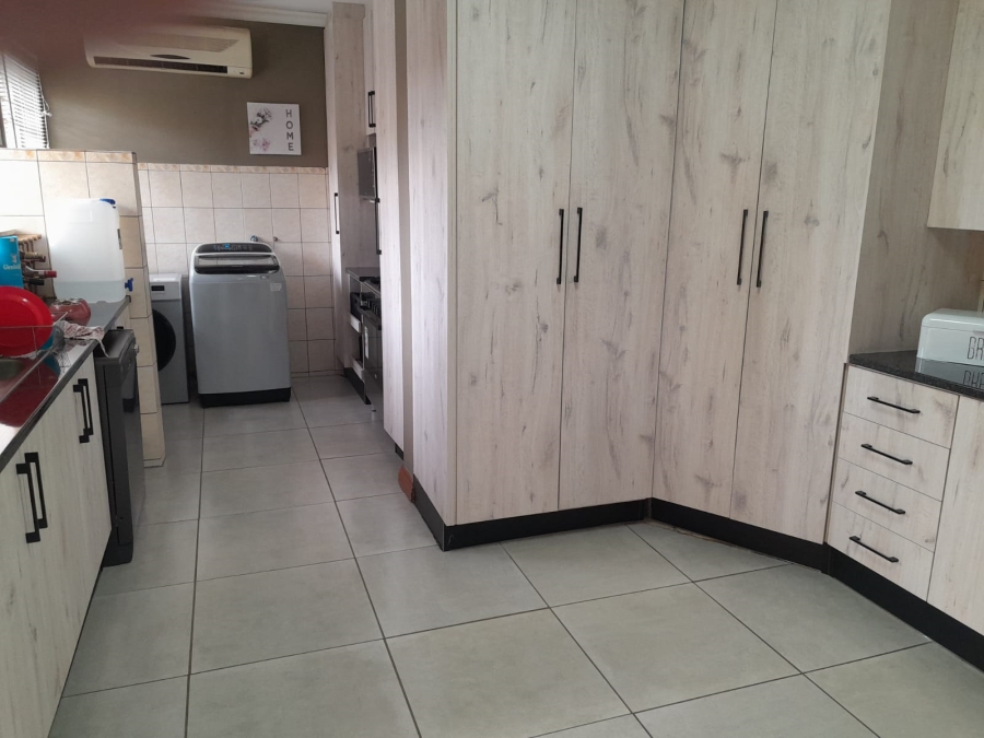 4 Bedroom Property for Sale in Waterval East North West